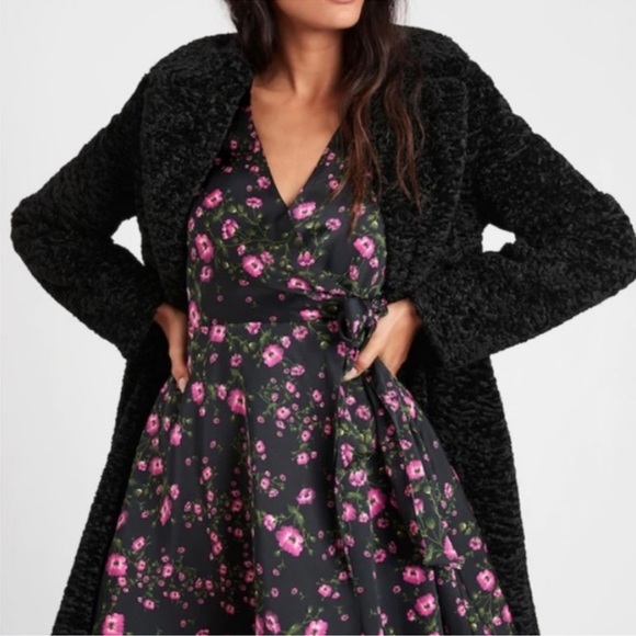 Floral Puff-Sleeve Wrap Dress | Banana Republic - Picture 3 of 7